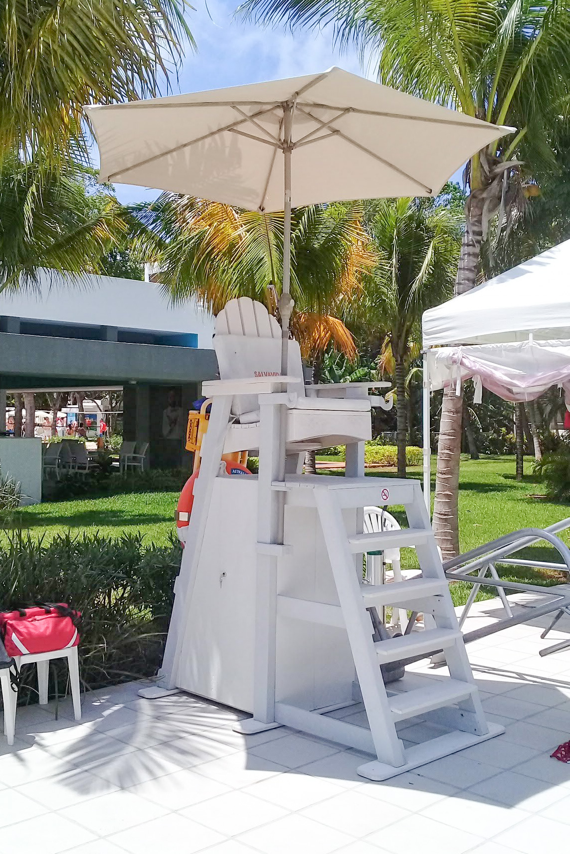 Silla-de-Guardavidas-blanca